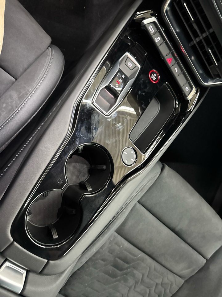 2022 Audi e-tron GT Premium Plus photo 17