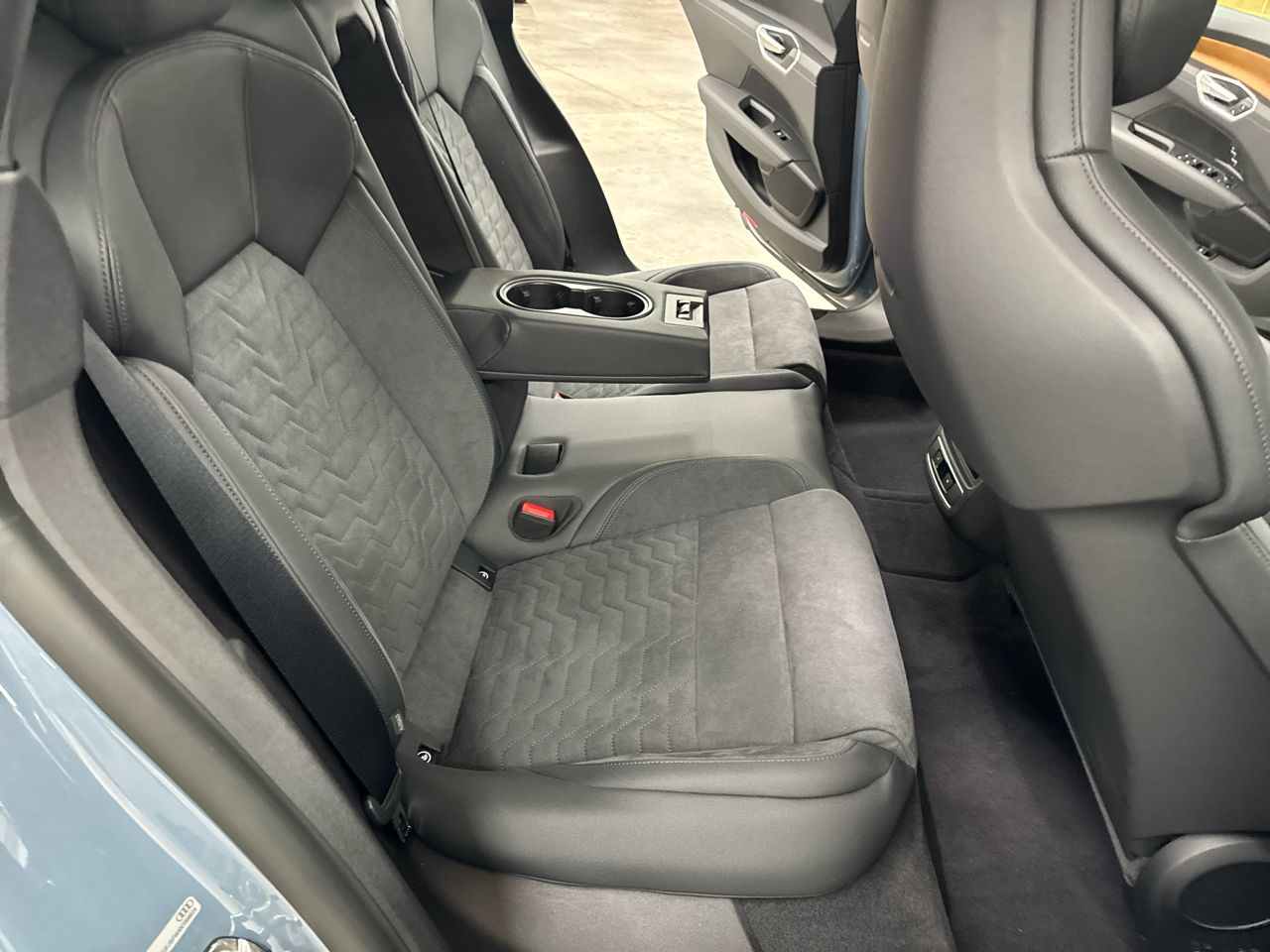 2022 Audi e-tron GT Premium Plus photo 22