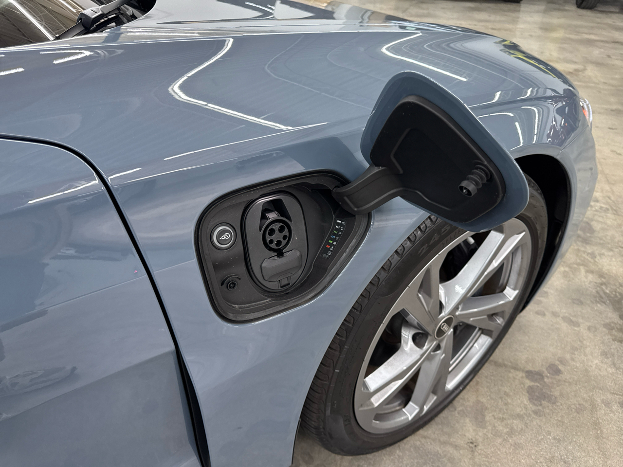 2022 Audi e-tron GT Premium Plus photo 26