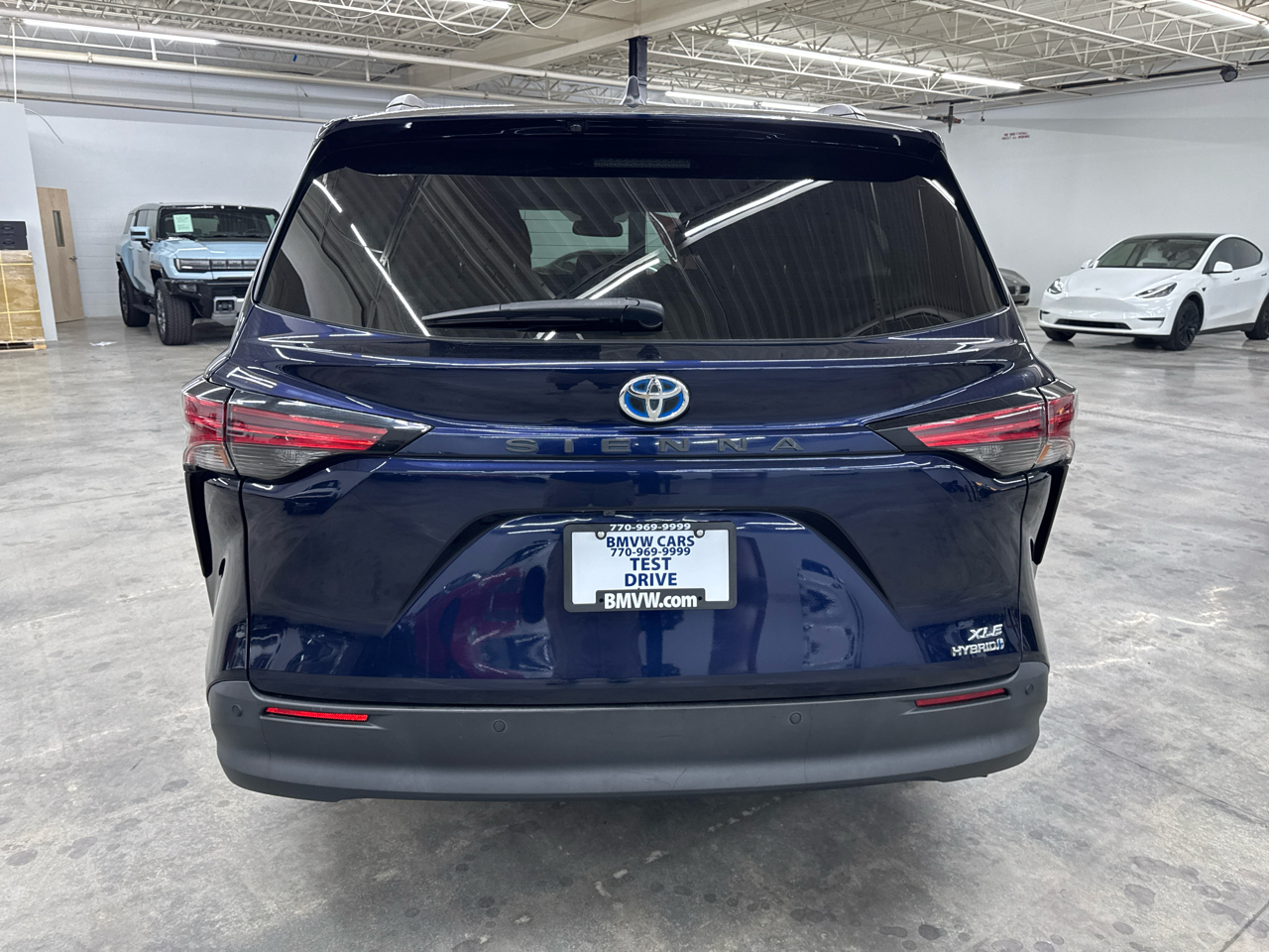 2022 Toyota Sienna XLE photo 9