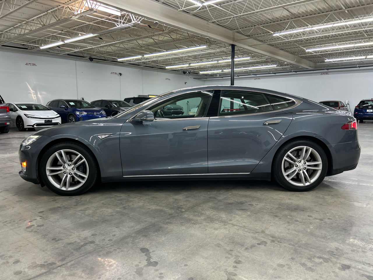 2014 Tesla Model S photo 3