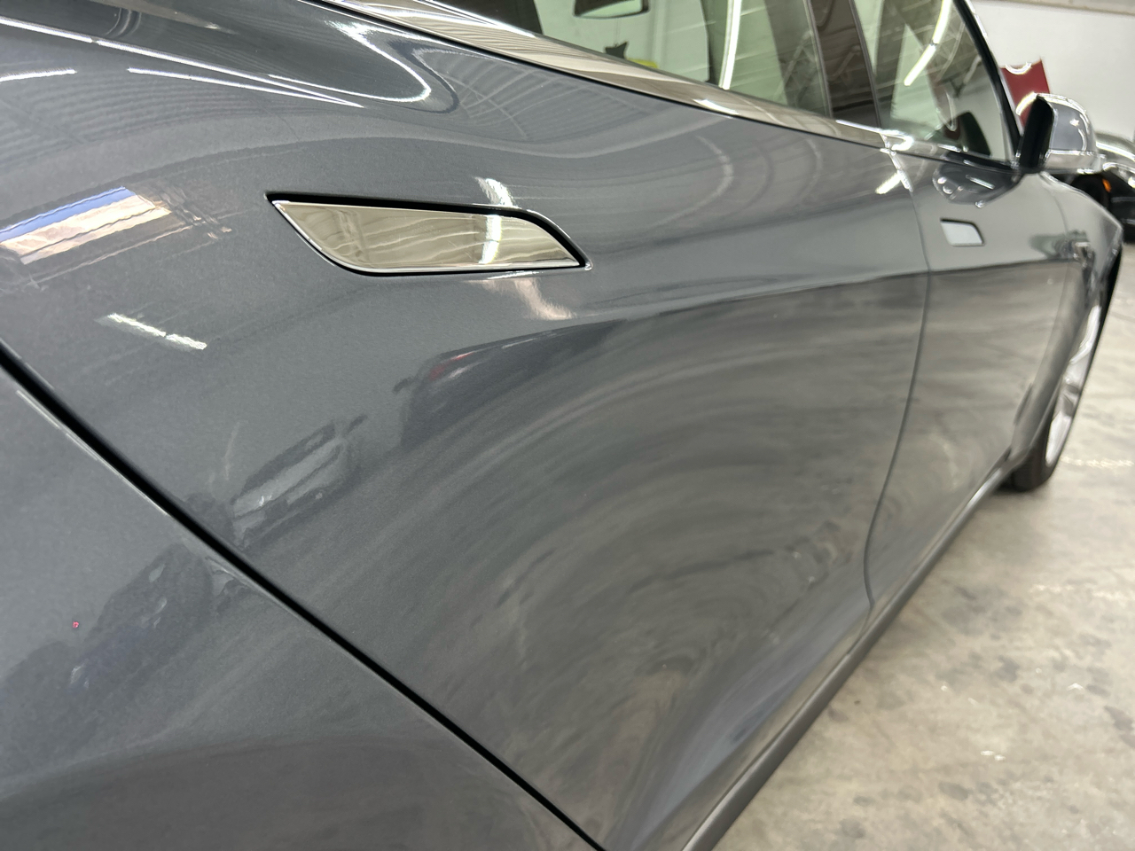 2014 Tesla Model S photo 8