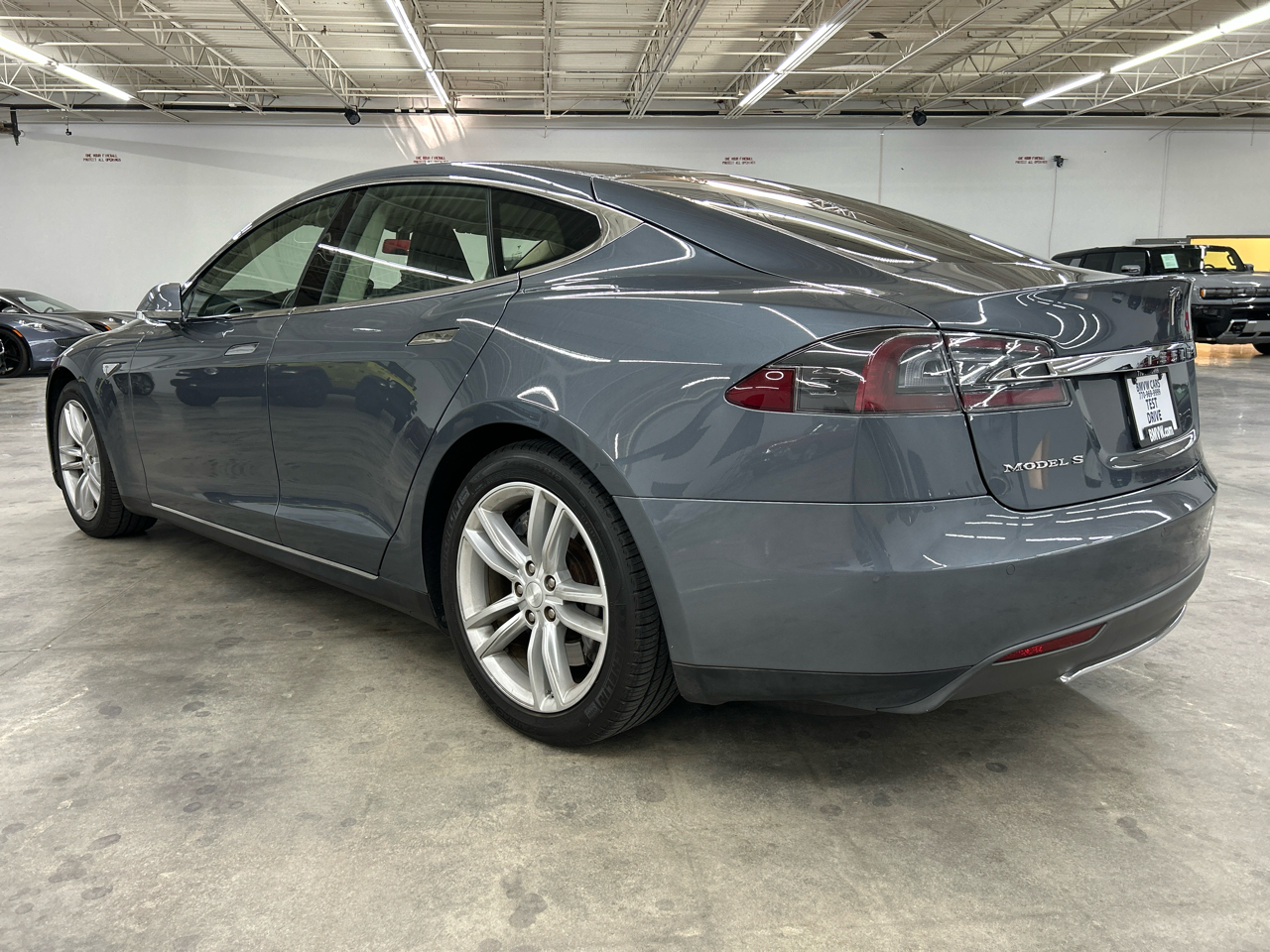 2014 Tesla Model S photo 10