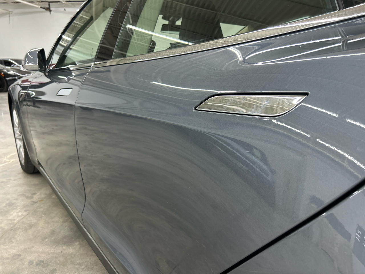 2014 Tesla Model S photo 11