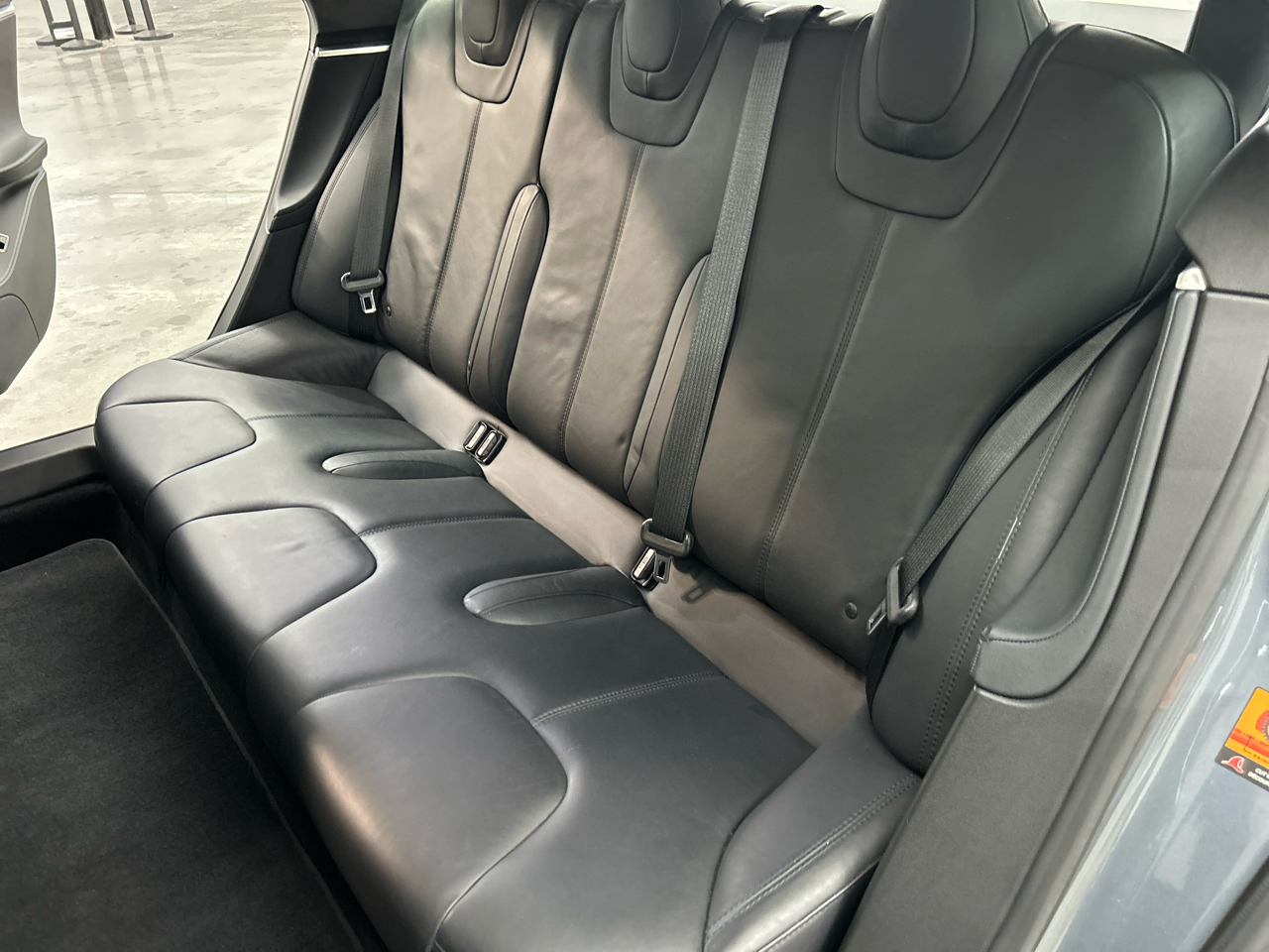 2014 Tesla Model S photo 15