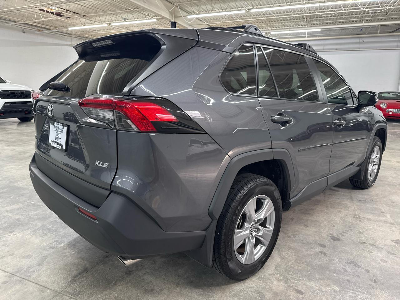 Toyota RAV4 XLE FWD (Natl) 2022