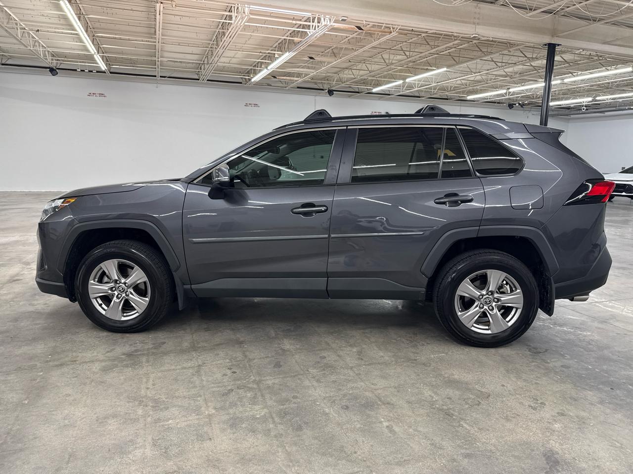 Toyota RAV4 XLE FWD (Natl) 2022