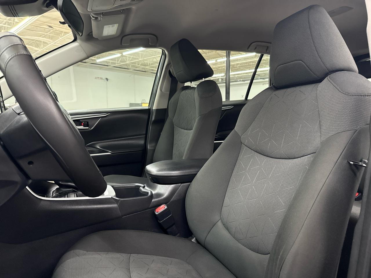 Toyota RAV4 XLE FWD (Natl) 2022