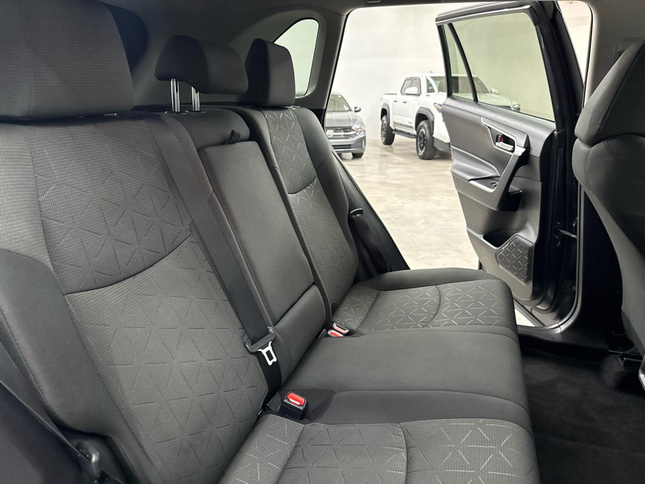 Toyota RAV4 XLE FWD (Natl) 2022