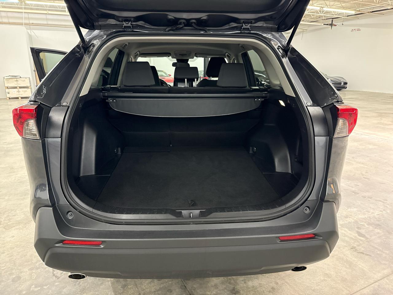 Toyota RAV4 XLE FWD (Natl) 2022