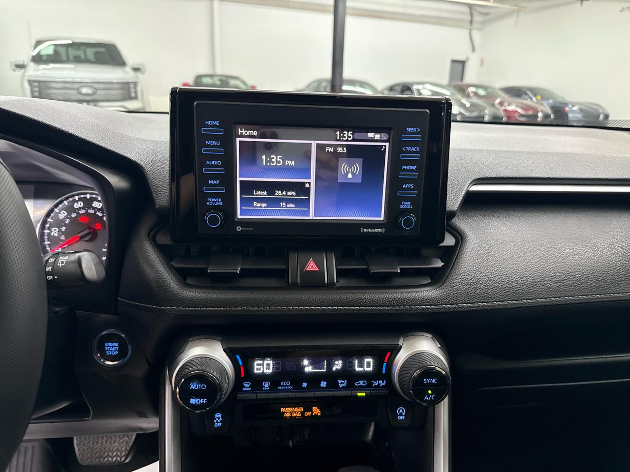 Toyota RAV4 XLE FWD (Natl) 2022