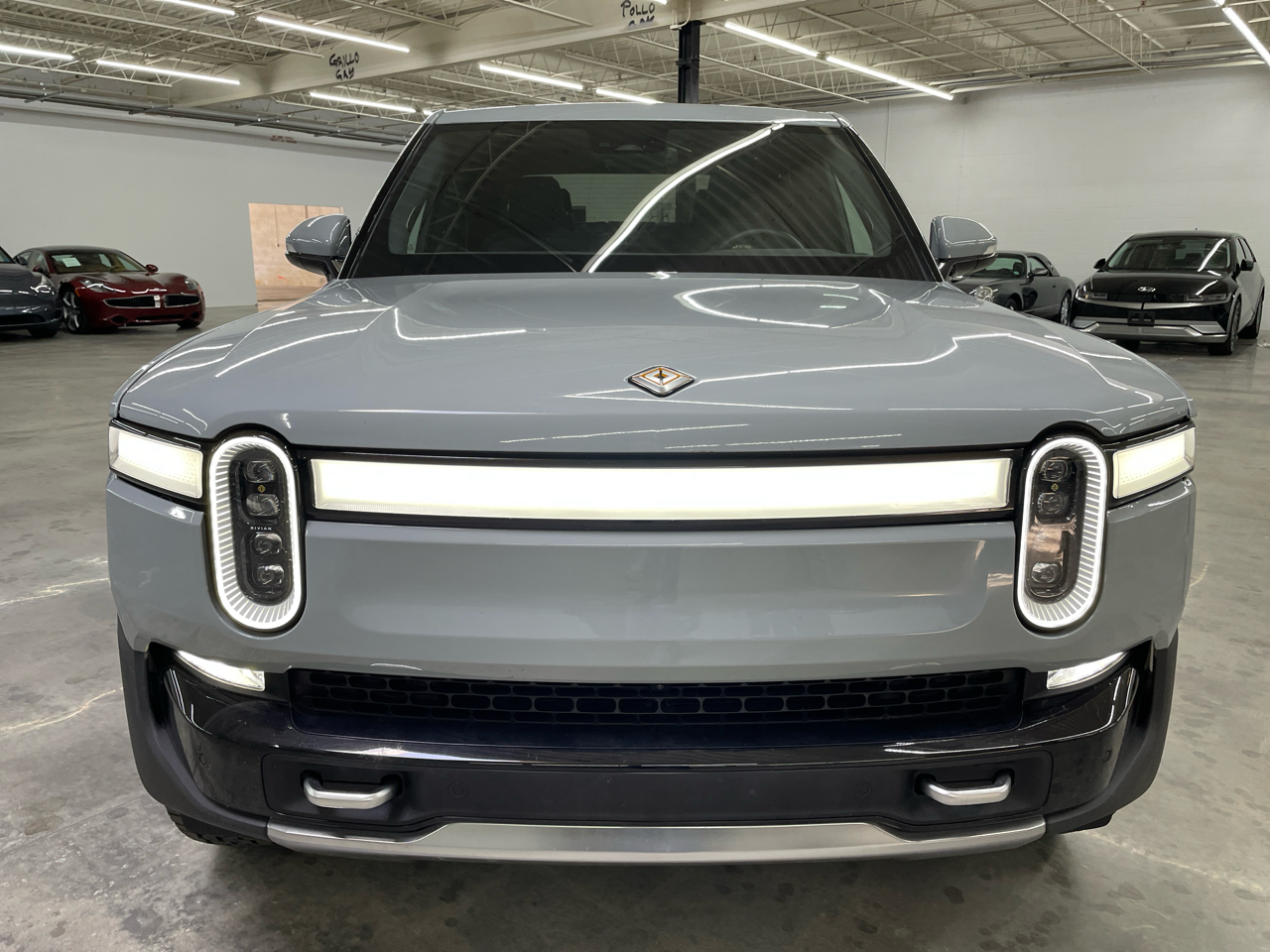 Rivian R1T Adventure Package AWD 2023 Rivian R1T Adventure Package AWD 2023