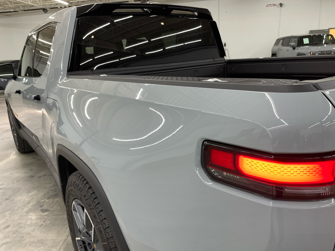 Rivian R1T Adventure Package AWD 2023 Rivian R1T Adventure Package AWD 2023