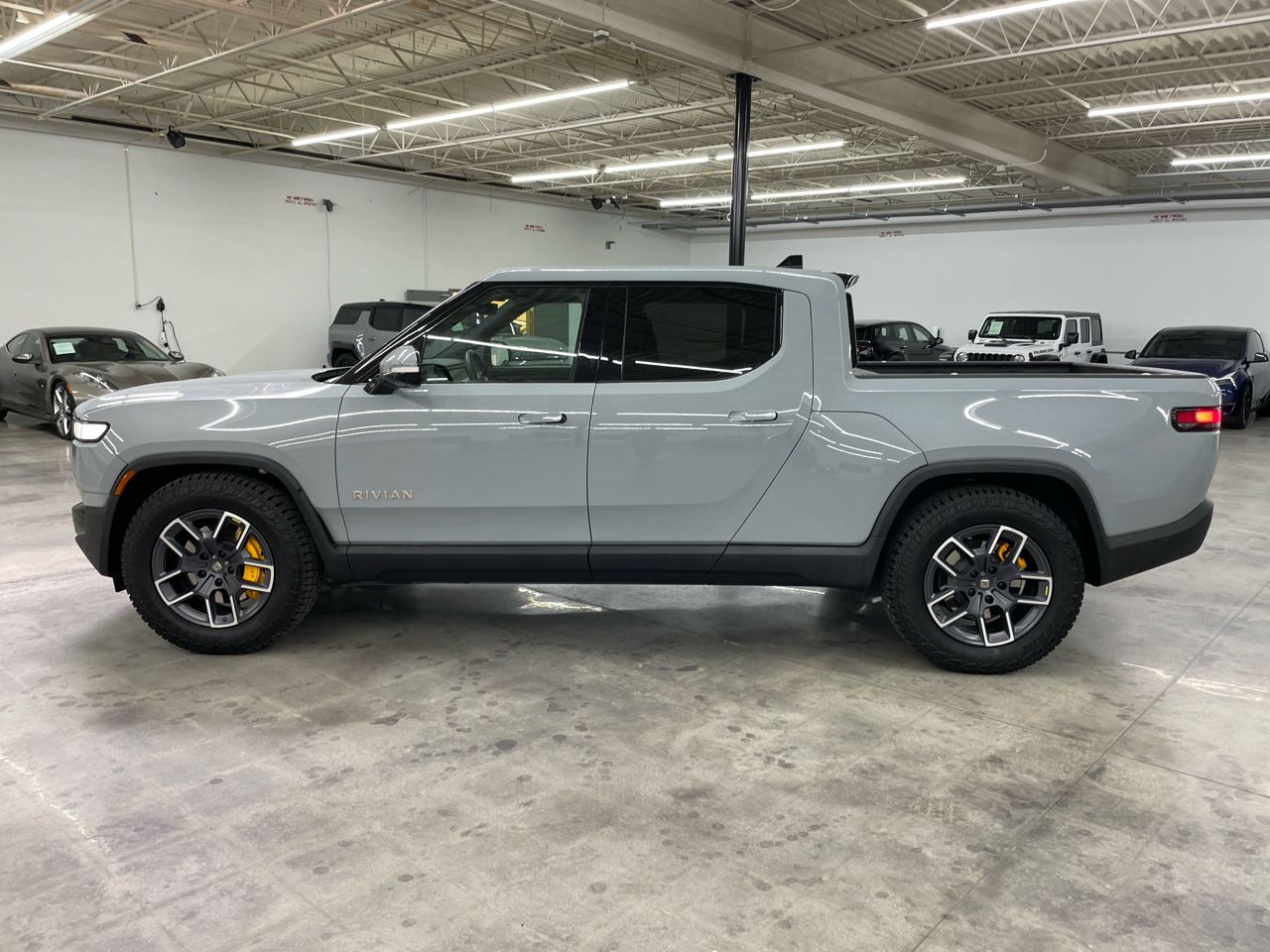 Rivian R1T Adventure Package AWD 2023 Rivian R1T Adventure Package AWD 2023