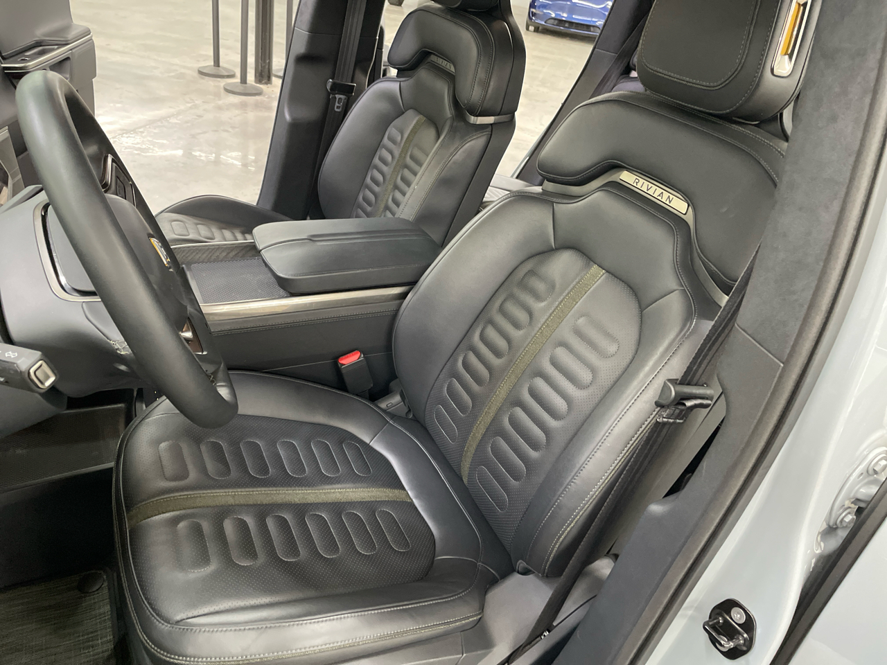 Rivian R1T Adventure Package AWD 2023 Rivian R1T Adventure Package AWD 2023