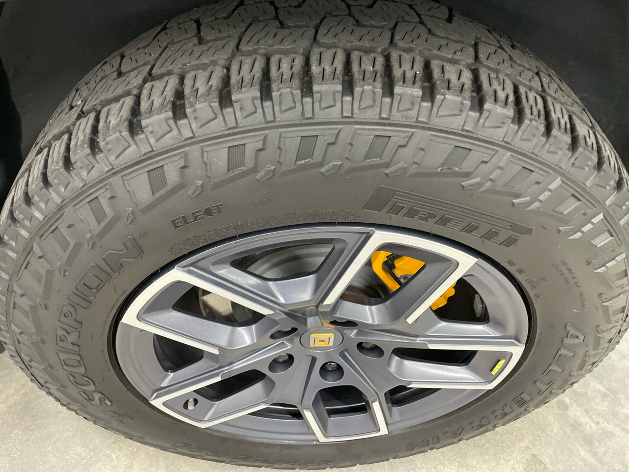 Rivian R1T Adventure Package AWD 2023 Rivian R1T Adventure Package AWD 2023