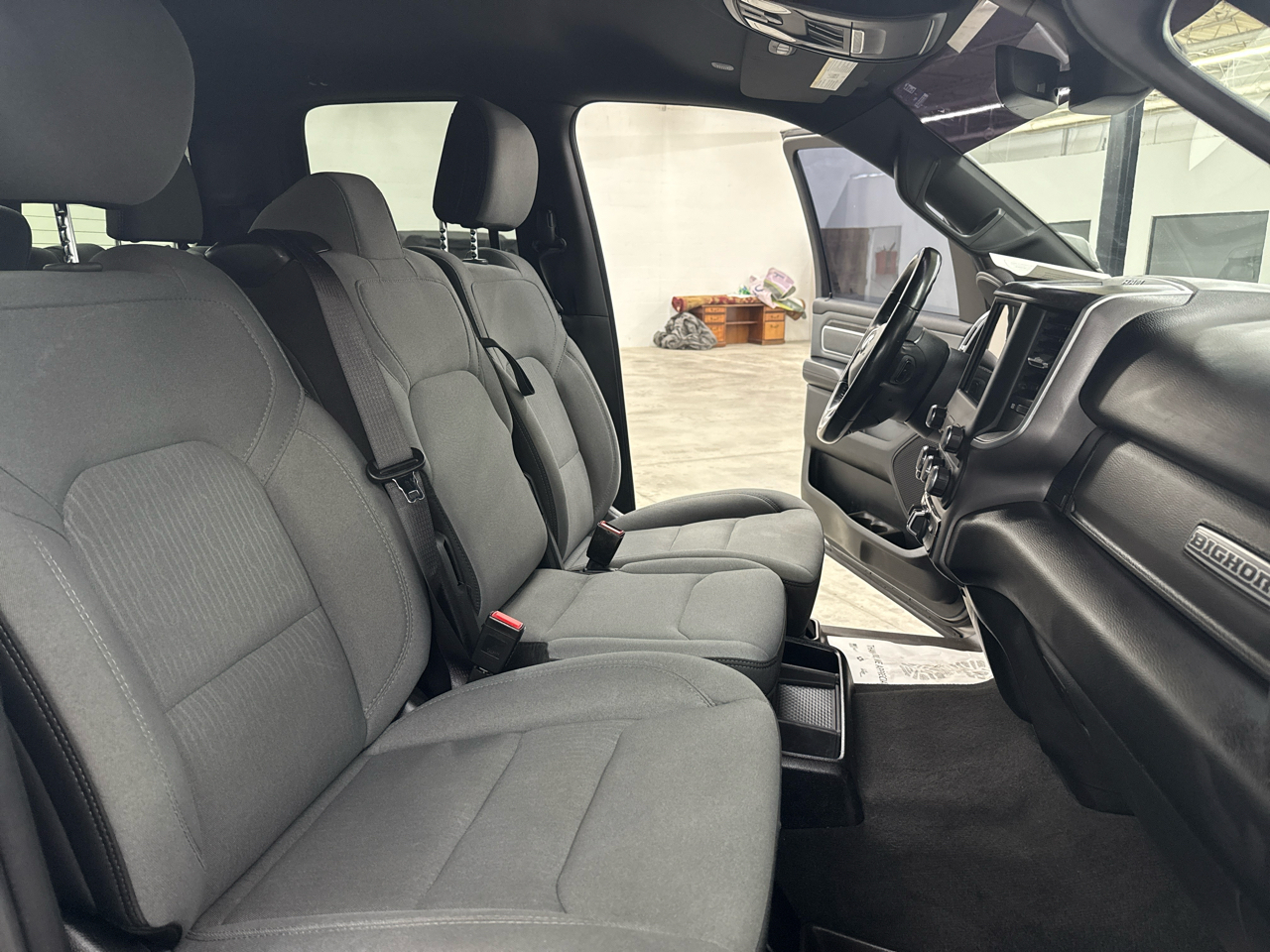 RAM 1500 Big Horn 4x2 Quad Cab 6'4" Box 2021