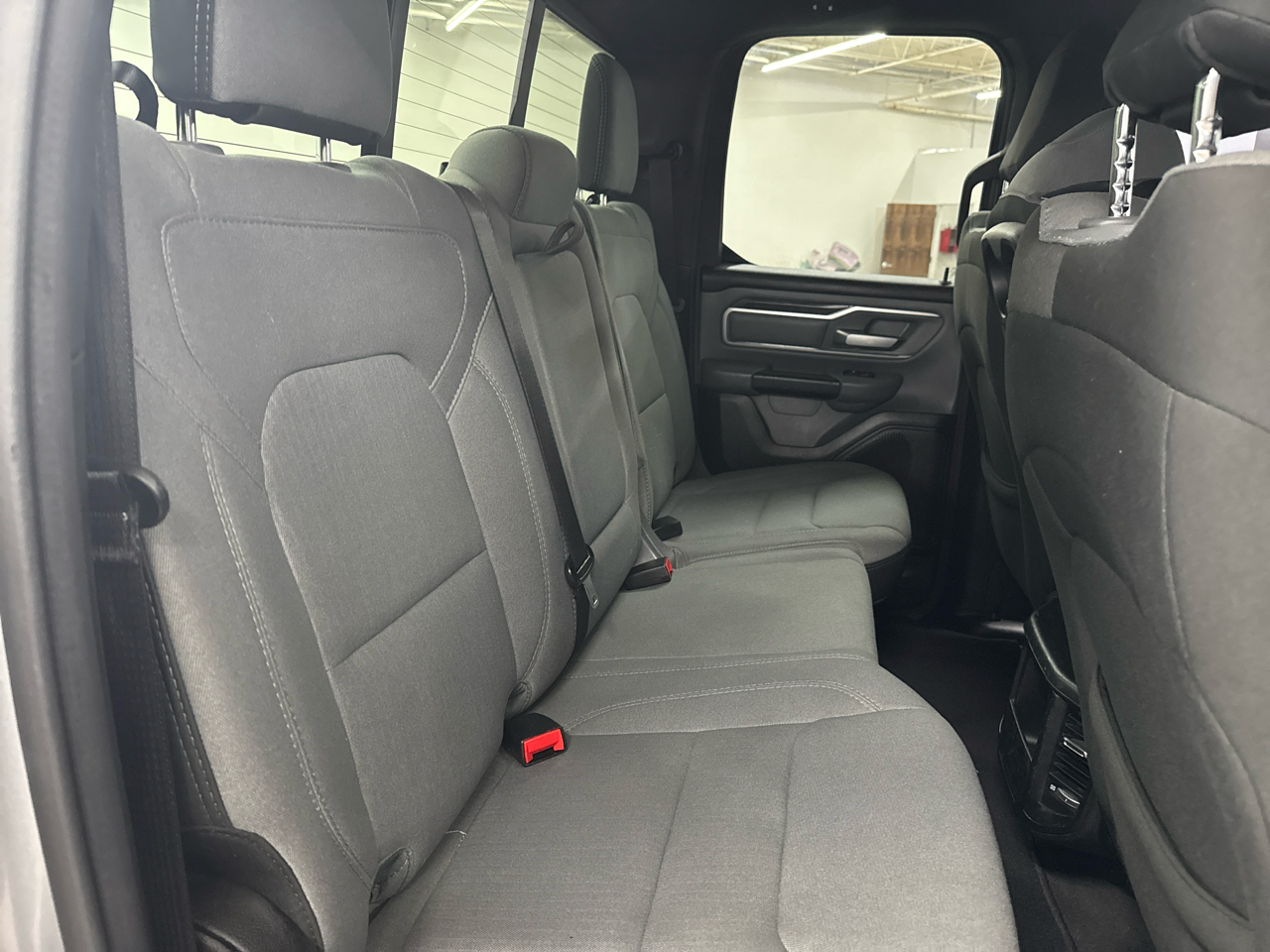 RAM 1500 Big Horn 4x2 Quad Cab 6'4" Box 2021