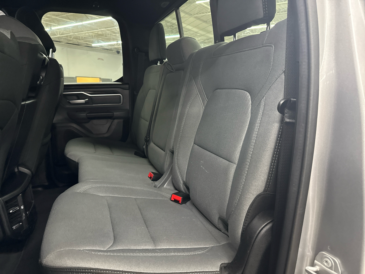 RAM 1500 Big Horn 4x2 Quad Cab 6'4" Box 2021