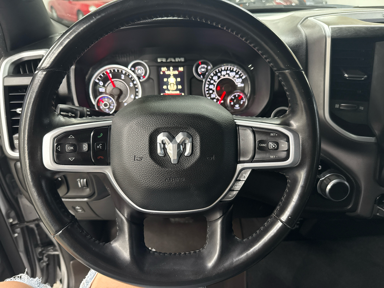 RAM 1500 Big Horn 4x2 Quad Cab 6'4" Box 2021