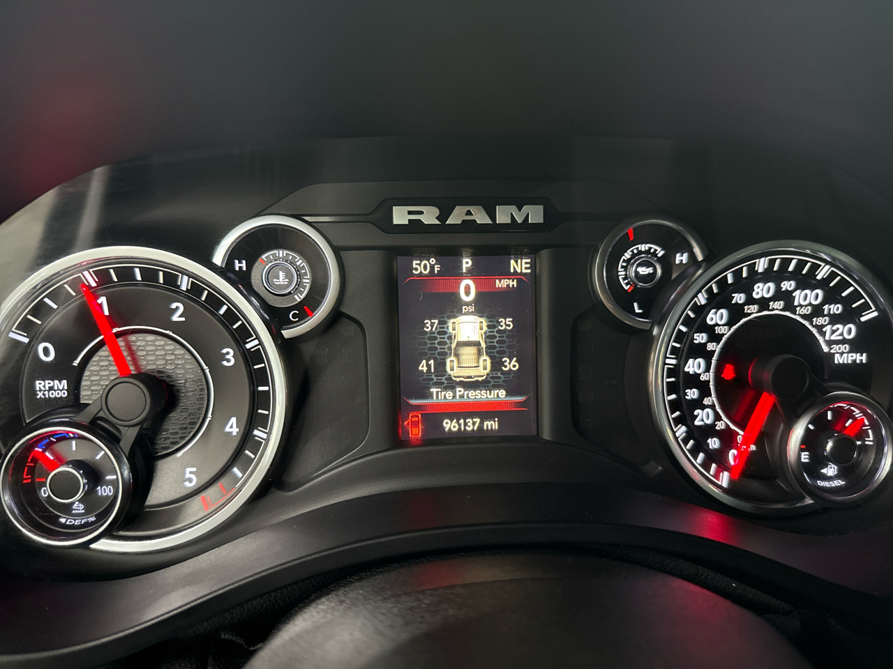 RAM 1500 Big Horn 4x2 Quad Cab 6'4" Box 2021