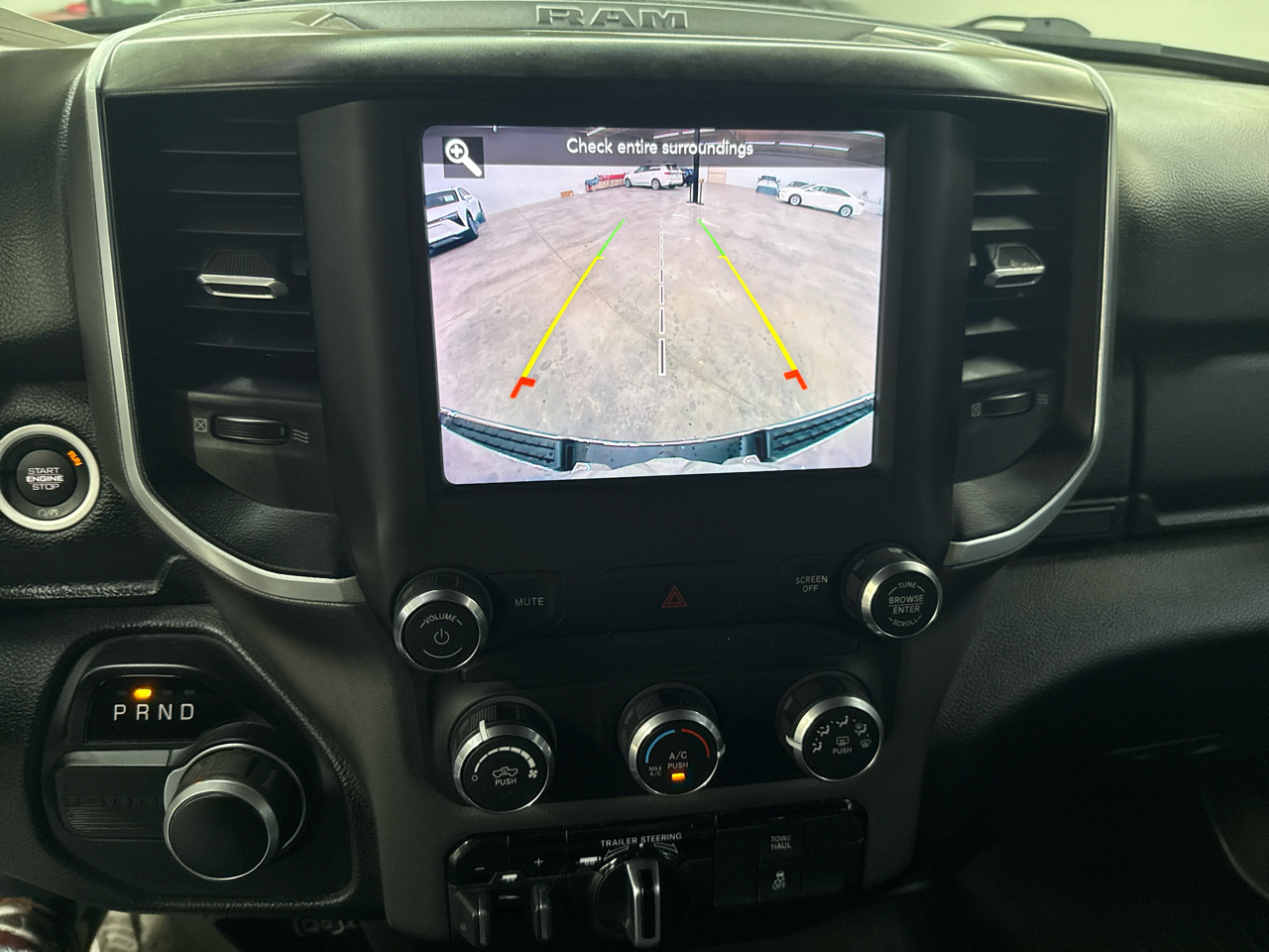 RAM 1500 Big Horn 4x2 Quad Cab 6'4" Box 2021