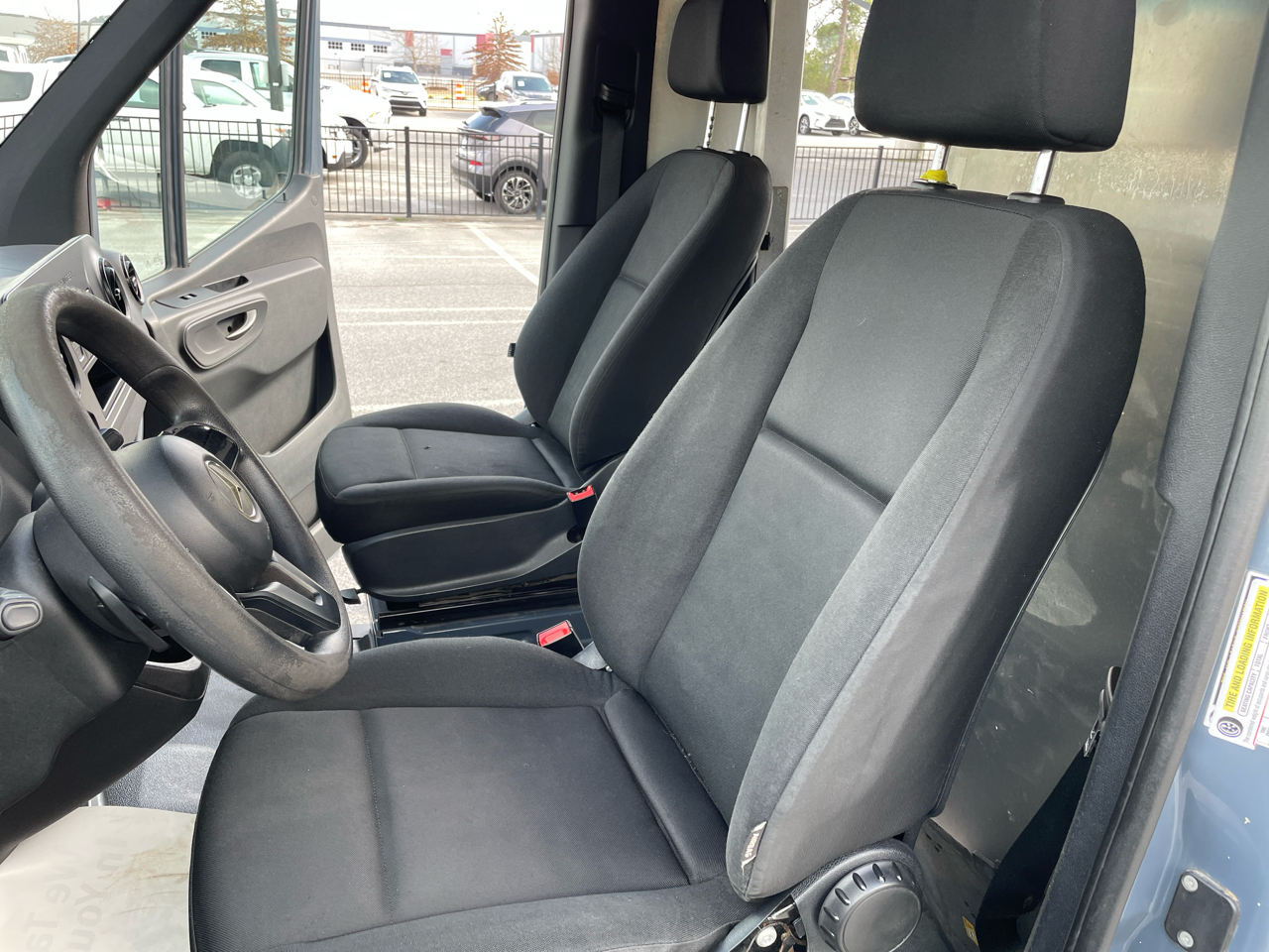 Mercedes-Benz Sprinter Van 2500 High Roof V6 170" RWD 2019