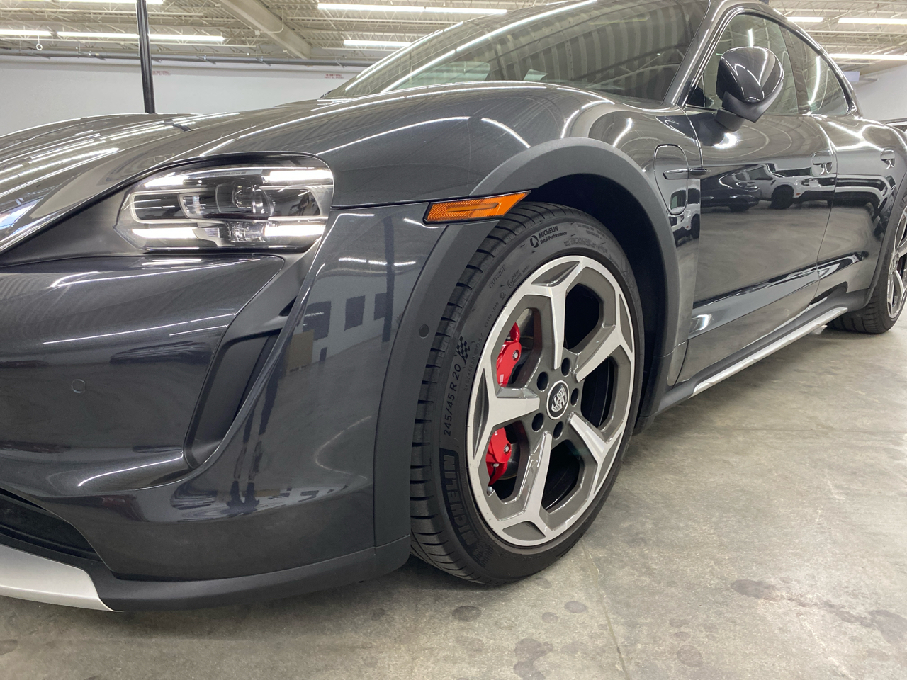 2023 Porsche Taycan 4S Cross Turismo photo 2