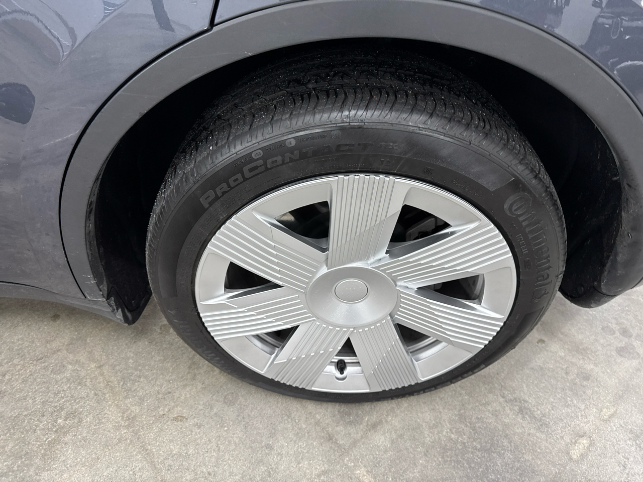 Tesla Model Y Long Range AWD 2023