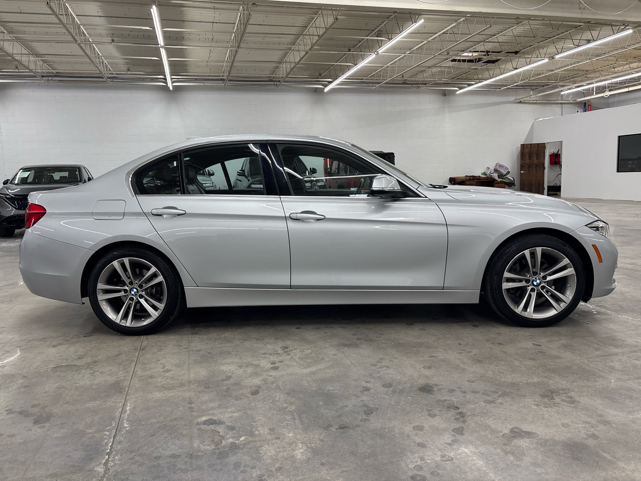 BMW 3 Series 330i 2017