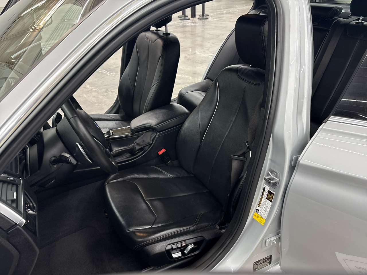 BMW 3 Series 330i 2017