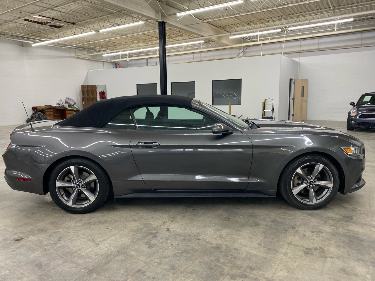 Ford Mustang 2dr Conv V6 2016