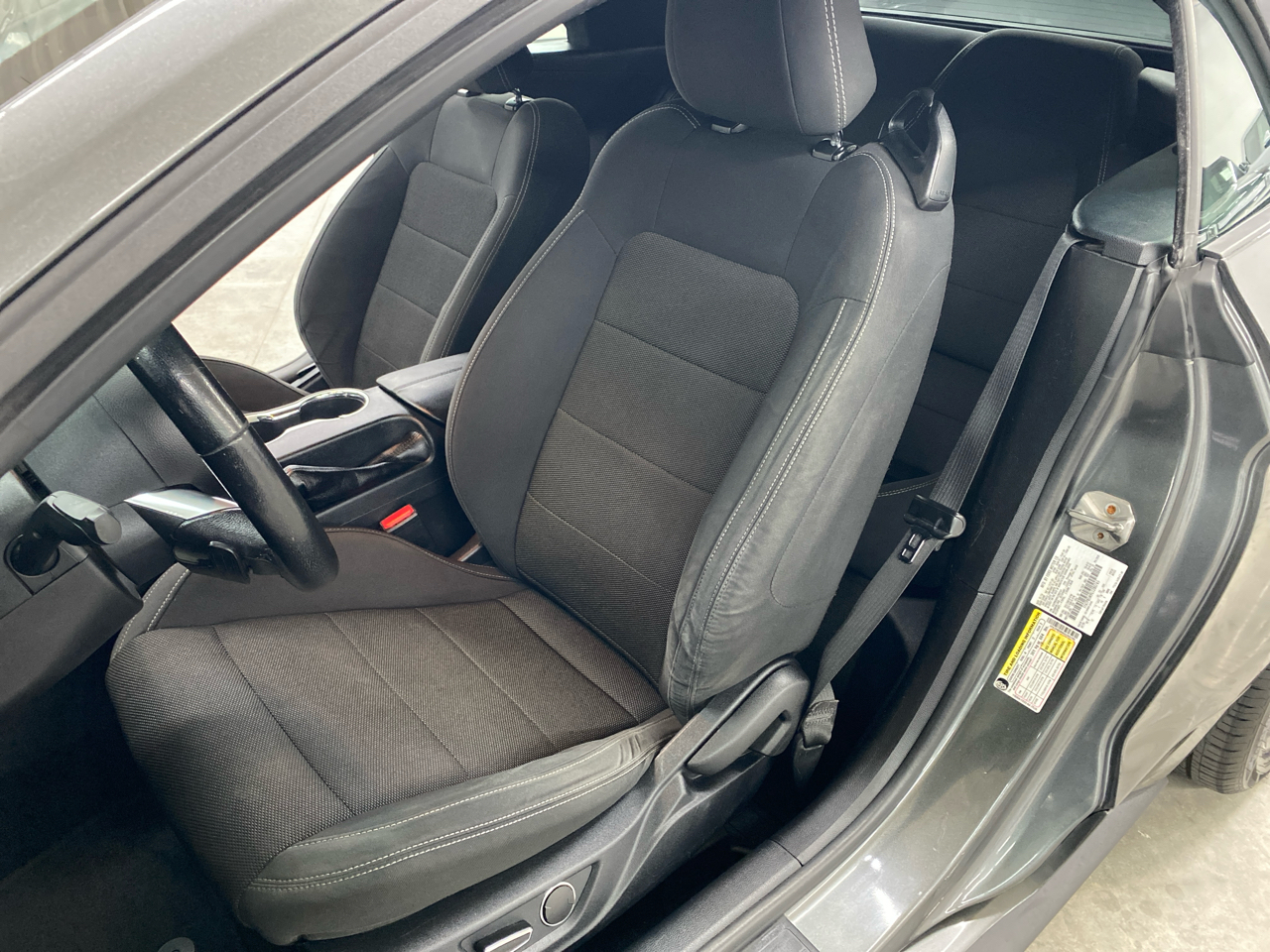 Ford Mustang 2dr Conv V6 2016