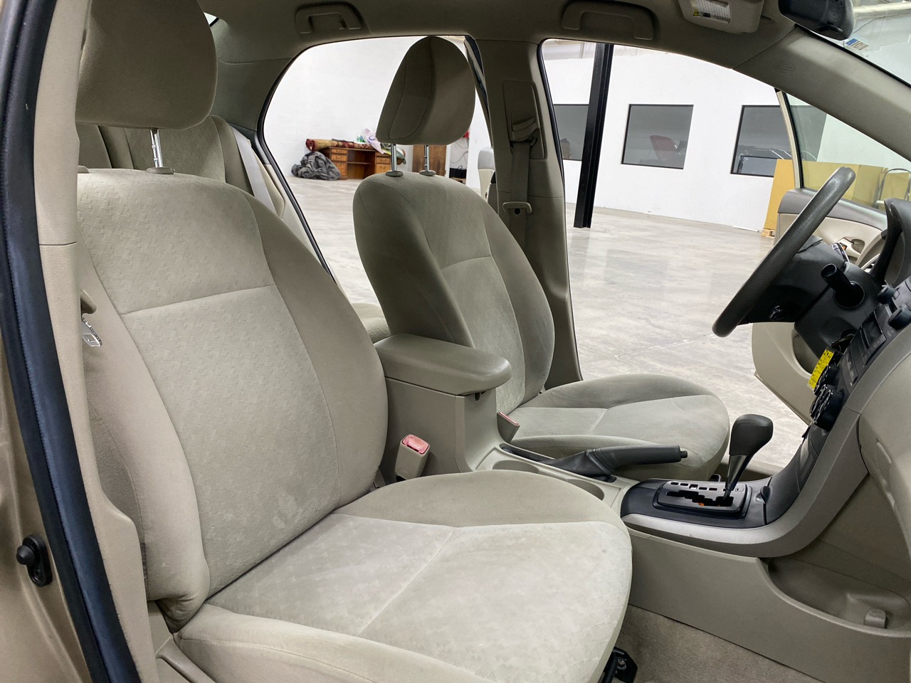 Toyota Corolla LE 2009