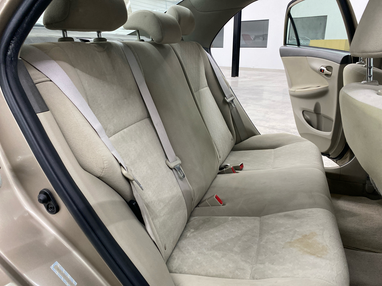 Toyota Corolla LE 2009