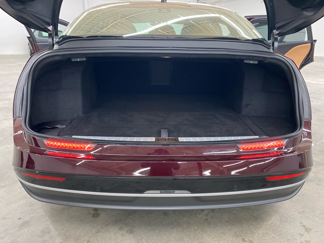 Lucid Air Touring AWD 2023