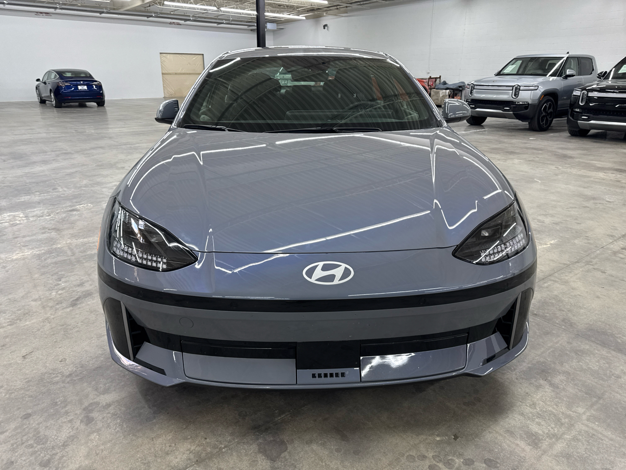 Hyundai Ioniq 6 SE Standard Range RWD 2025