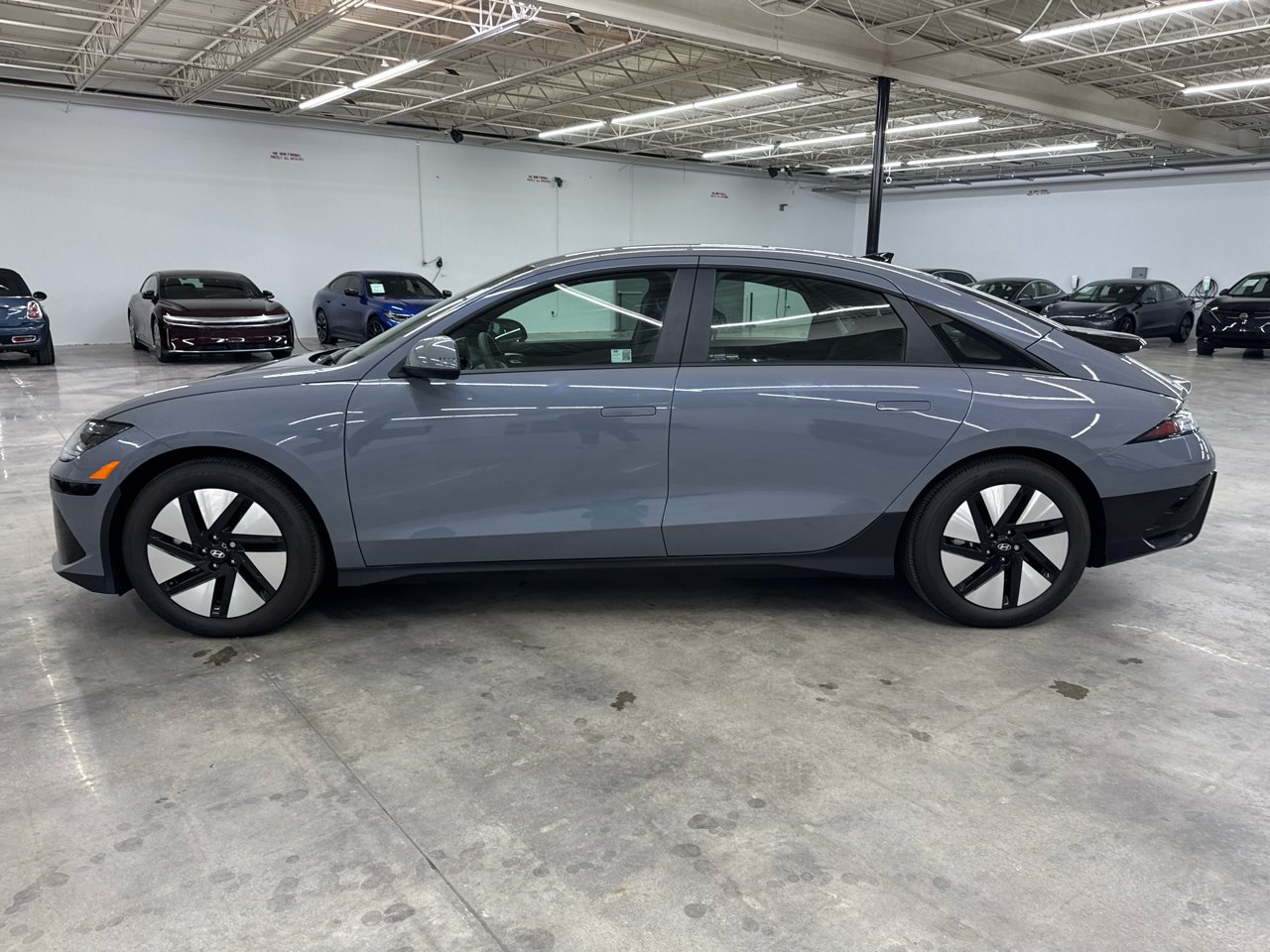 Hyundai Ioniq 6 SE Standard Range RWD 2025