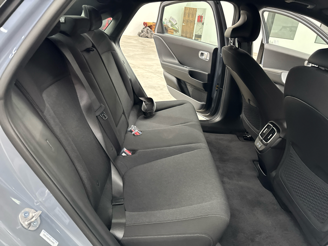 Hyundai Ioniq 6 SE Standard Range RWD 2025