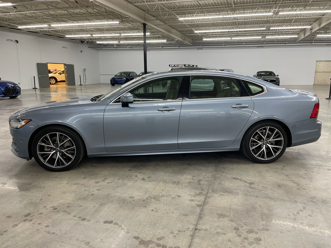Volvo S90 T5 FWD Momentum 2019