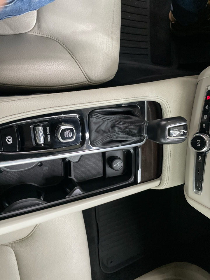 Volvo S90 T5 FWD Momentum 2019