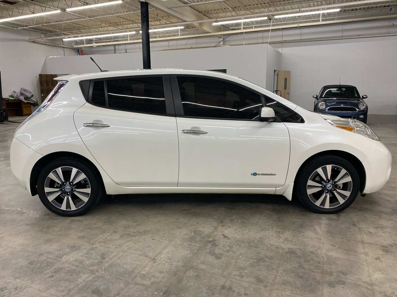 Nissan Leaf 4dr HB SL 2013