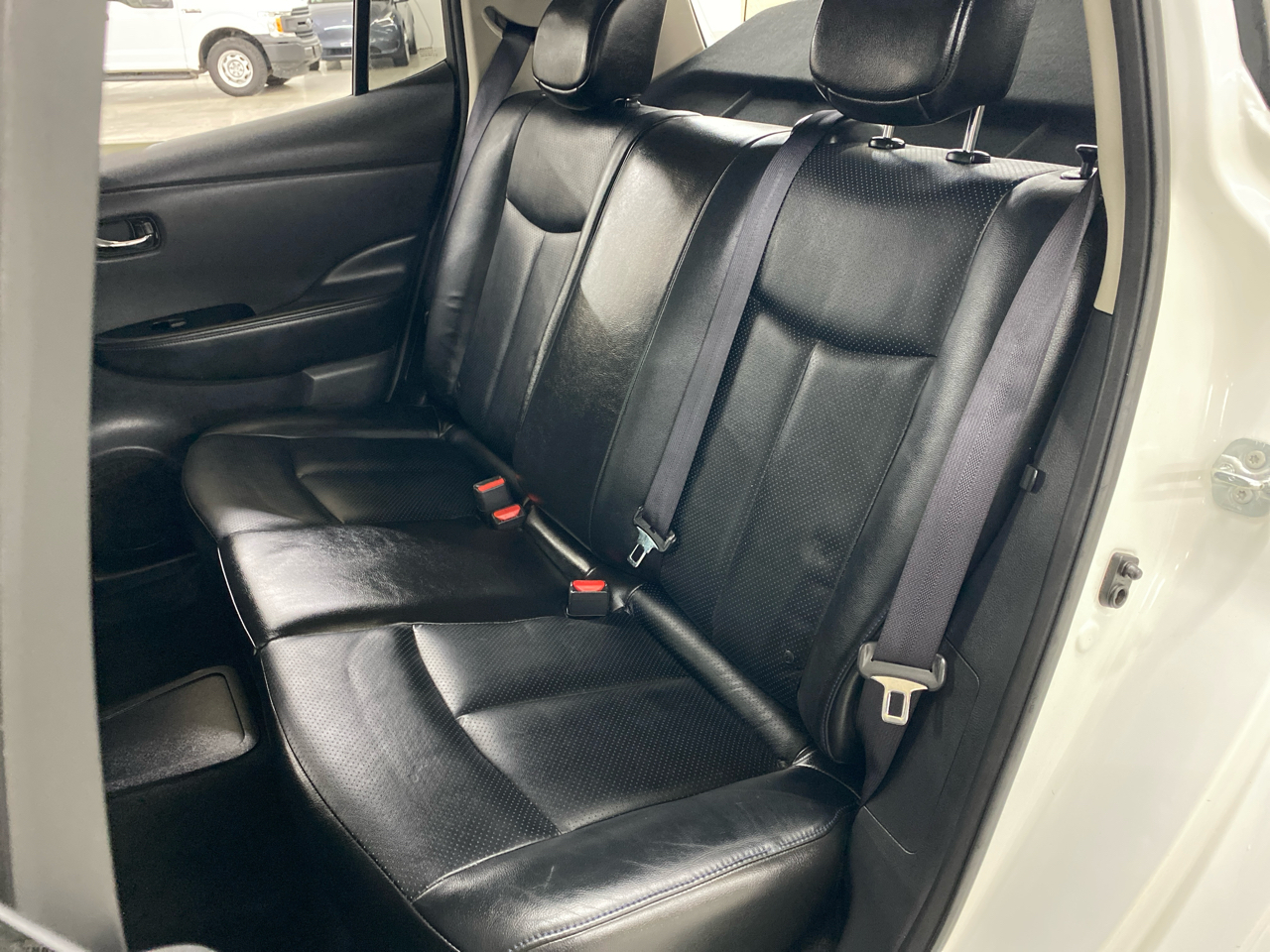 Nissan Leaf 4dr HB SL 2013