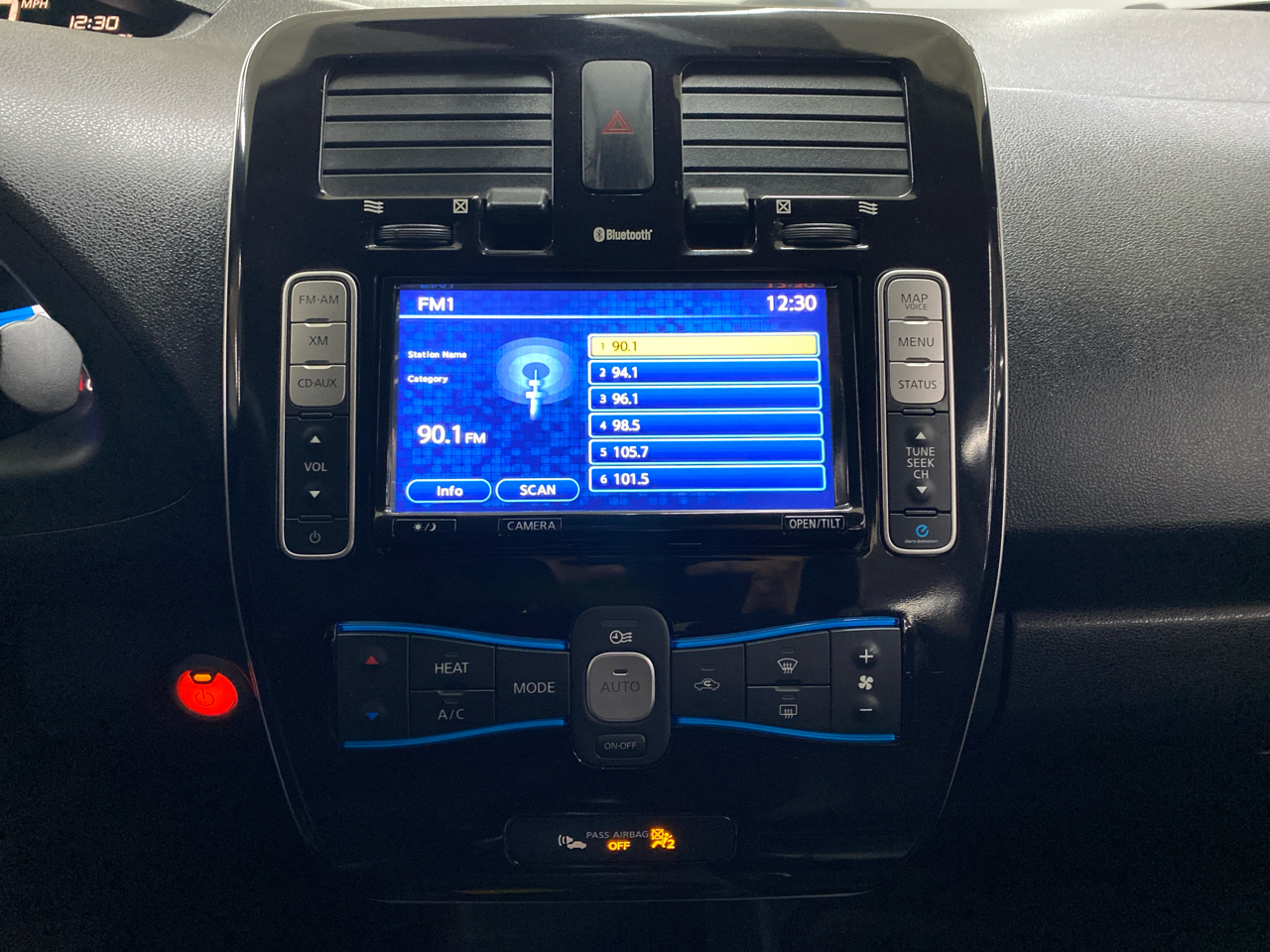 Nissan Leaf 4dr HB SL 2013