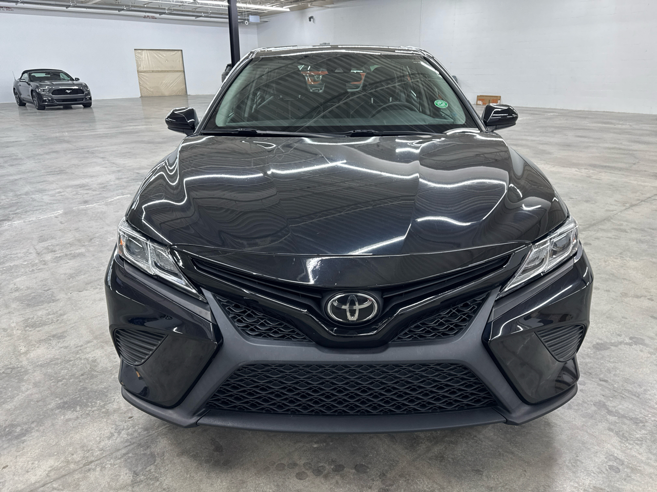 Toyota Camry SE Auto (Natl) 2020