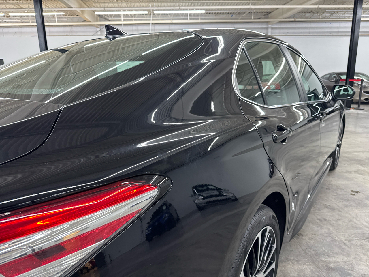 Toyota Camry SE Auto (Natl) 2020