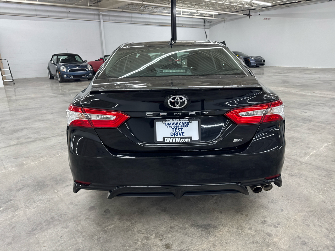 Toyota Camry SE Auto (Natl) 2020