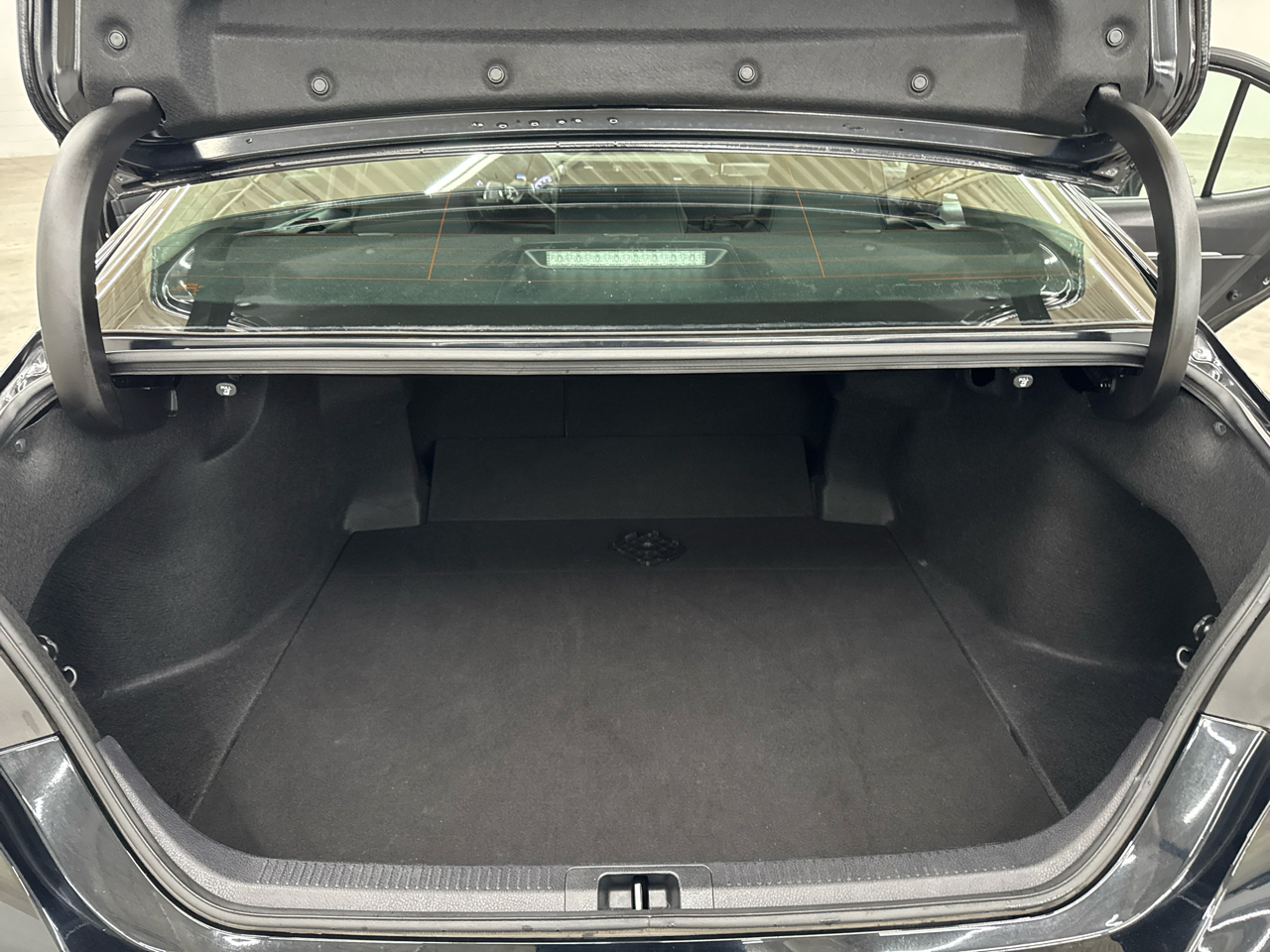 Toyota Camry SE Auto (Natl) 2020