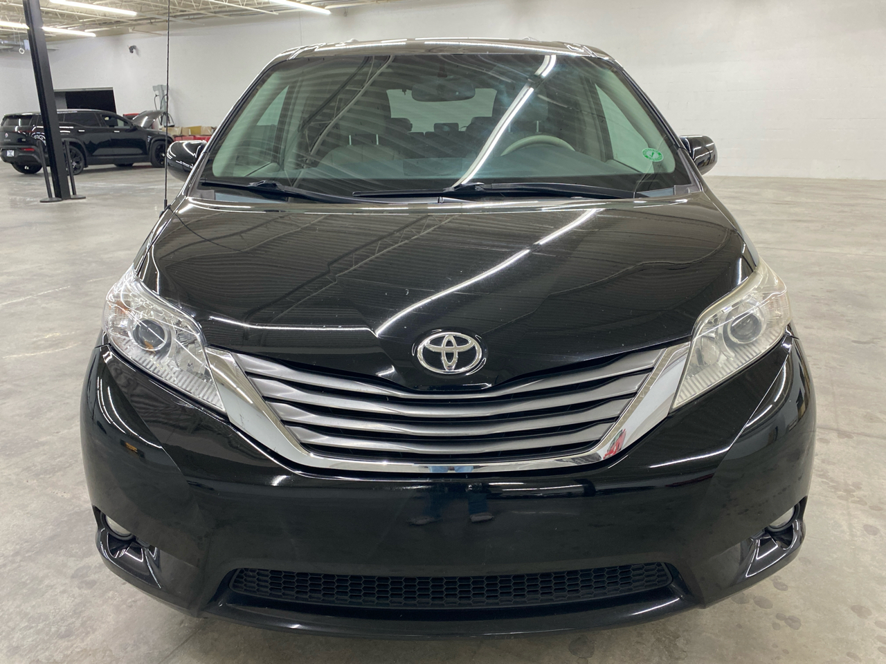 Toyota Sienna XLE 8-Passenger 2013