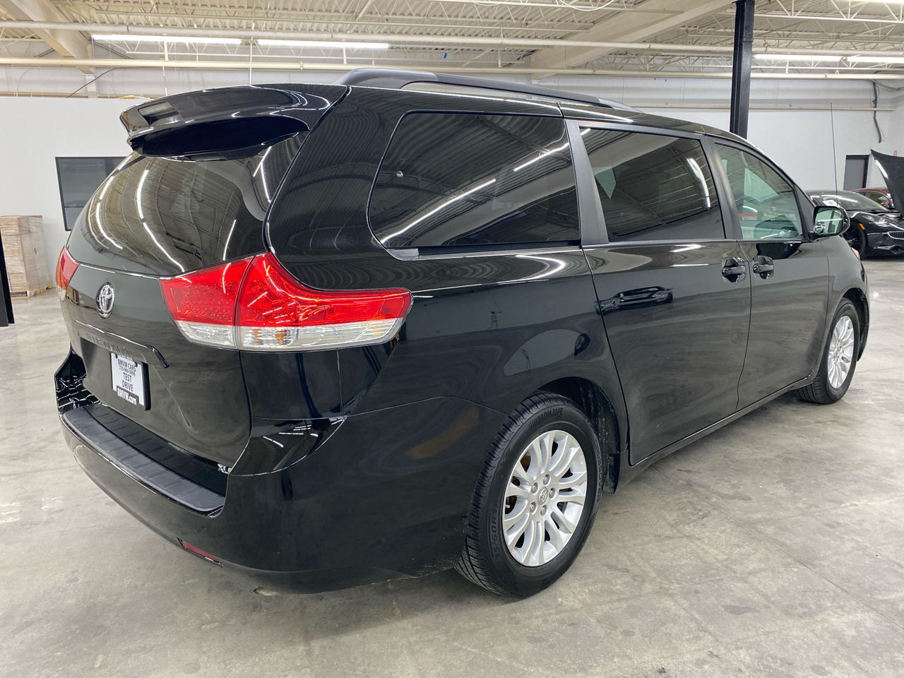 Toyota Sienna XLE 8-Passenger 2013